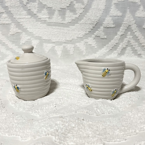 Home Essentials Bumble Bee Ceramic Sugar and Creamer Set - Picture 2 of 16
